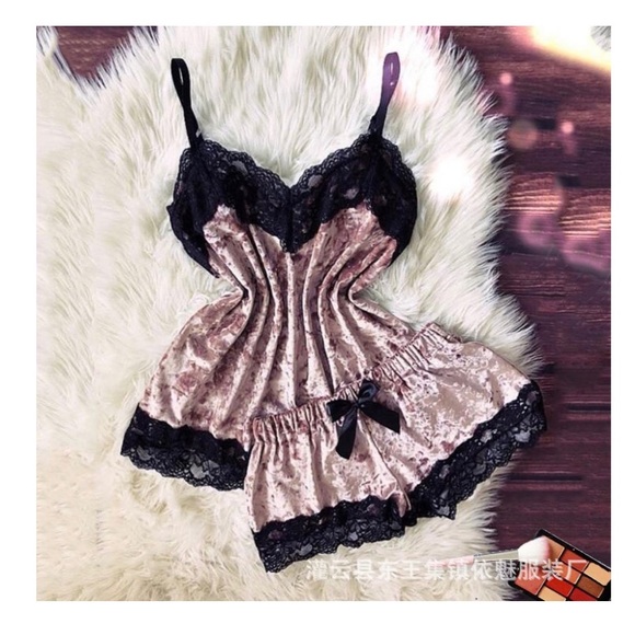 SEXY LACE PLEUCHE (Velvet) SLEEPWEAR SET - Picture 5 of 5